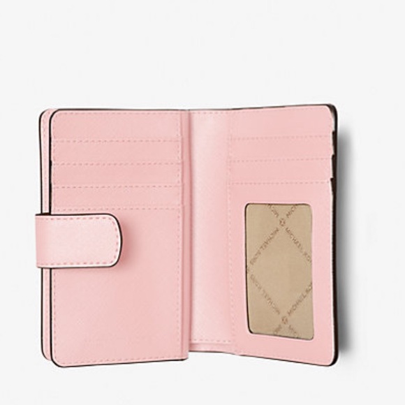 Michael Kors Medium Saffiano Leather Wallet
Powder Blush
NWT - Picture 3 of 16